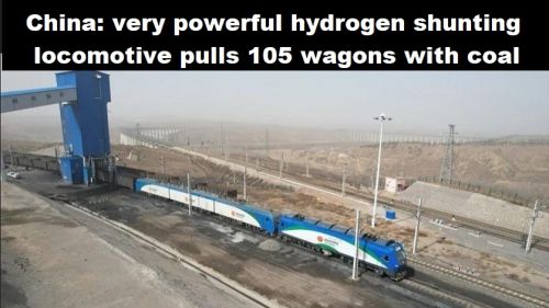 China: zeer krachtige rangeerlocomotief op waterstof trekt 105 wagons met kolen